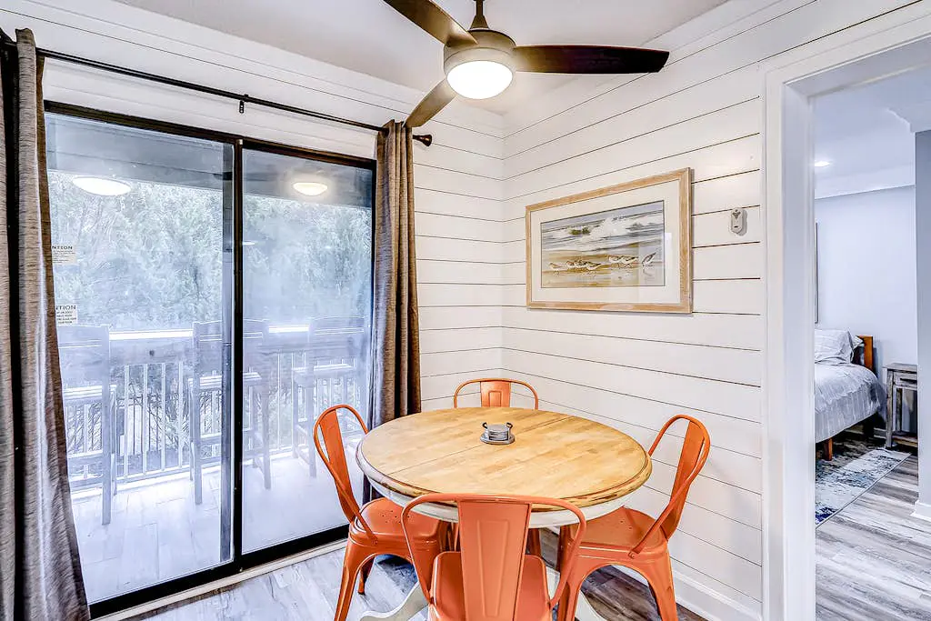 Modern condo with water views, central air-conditioning, shared pool, & hot tub