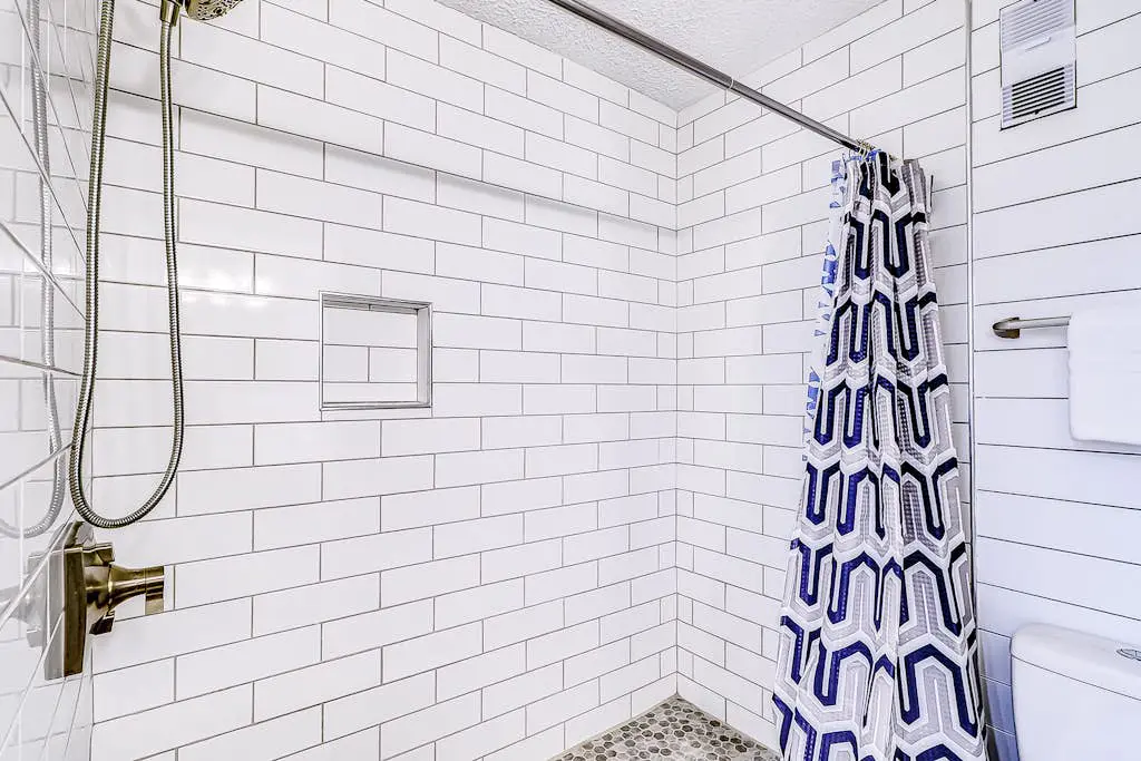 Modern condo with water views, central air-conditioning, shared pool, & hot tub