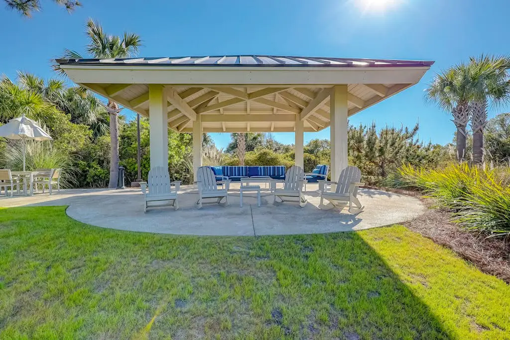 Modern condo with water views, central air-conditioning, shared pool, & hot tub