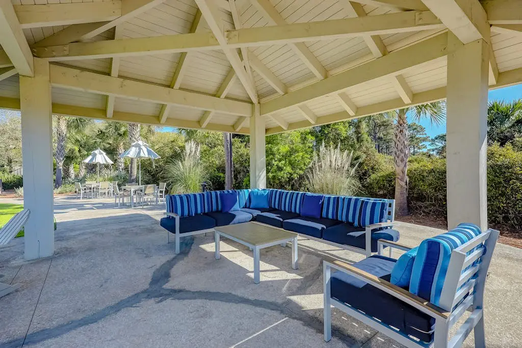 Modern condo with water views, central air-conditioning, shared pool, & hot tub