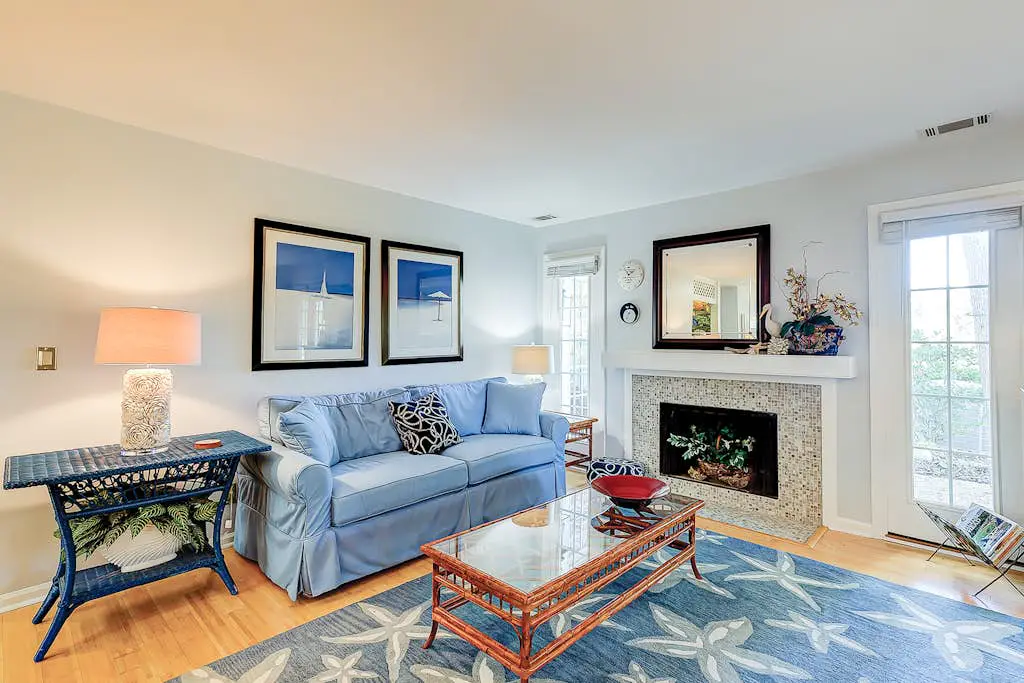 Coastal condo with private patio and lagoon view, golf, pool, tennis court & W/D