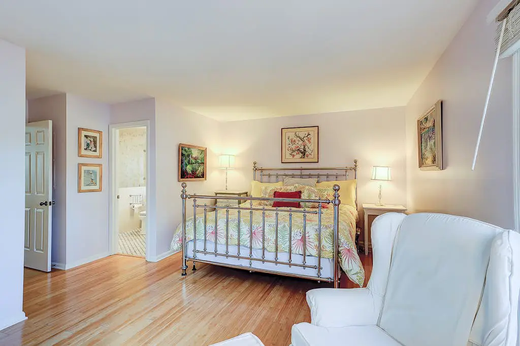 Coastal condo with private patio and lagoon view, golf, pool, tennis court & W/D