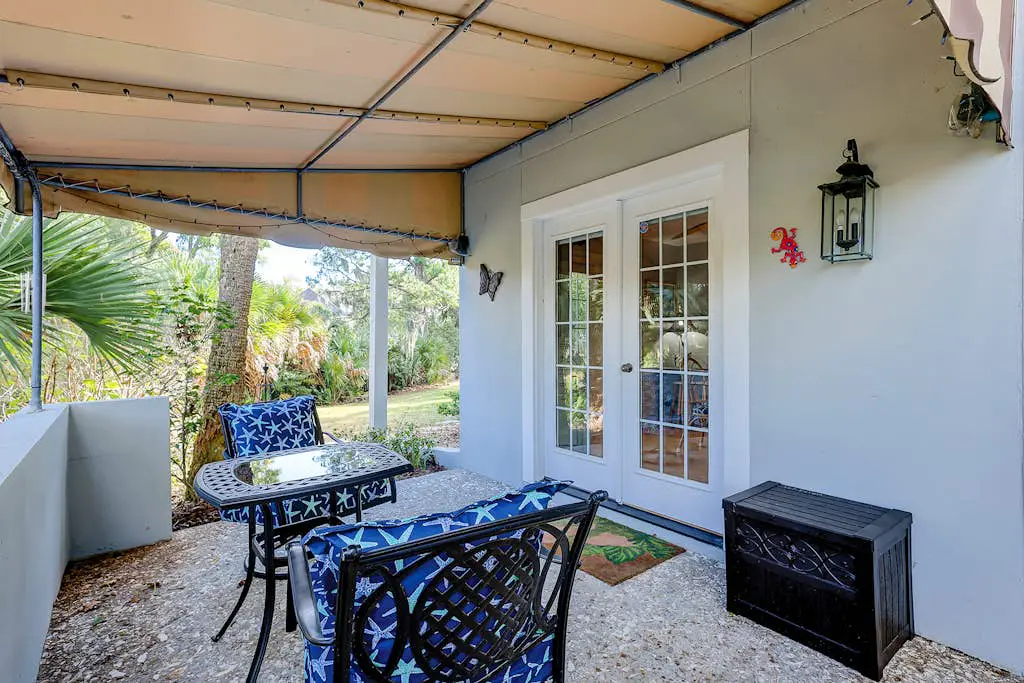 Coastal condo with private patio and lagoon view, golf, pool, tennis court & W/D
