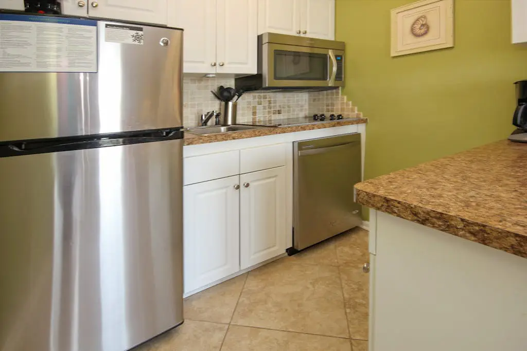 Beach-view condo in oceanfront complex with outdoor pool, beach access & balcony
