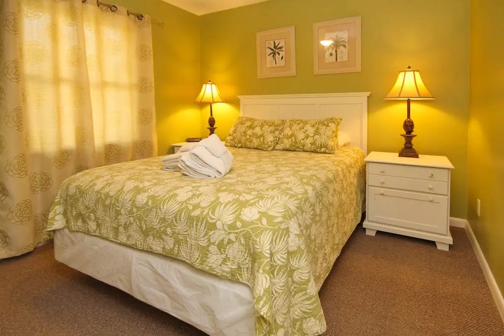 Beach-view condo in oceanfront complex with outdoor pool, beach access & balcony