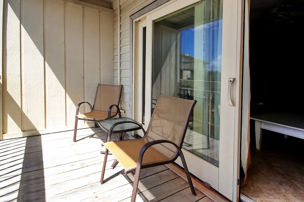 Beach-view condo in oceanfront complex with outdoor pool, beach access & balcony