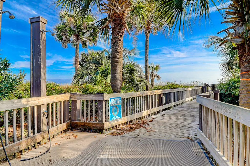 Beach-view condo in oceanfront complex with outdoor pool, beach access & balcony