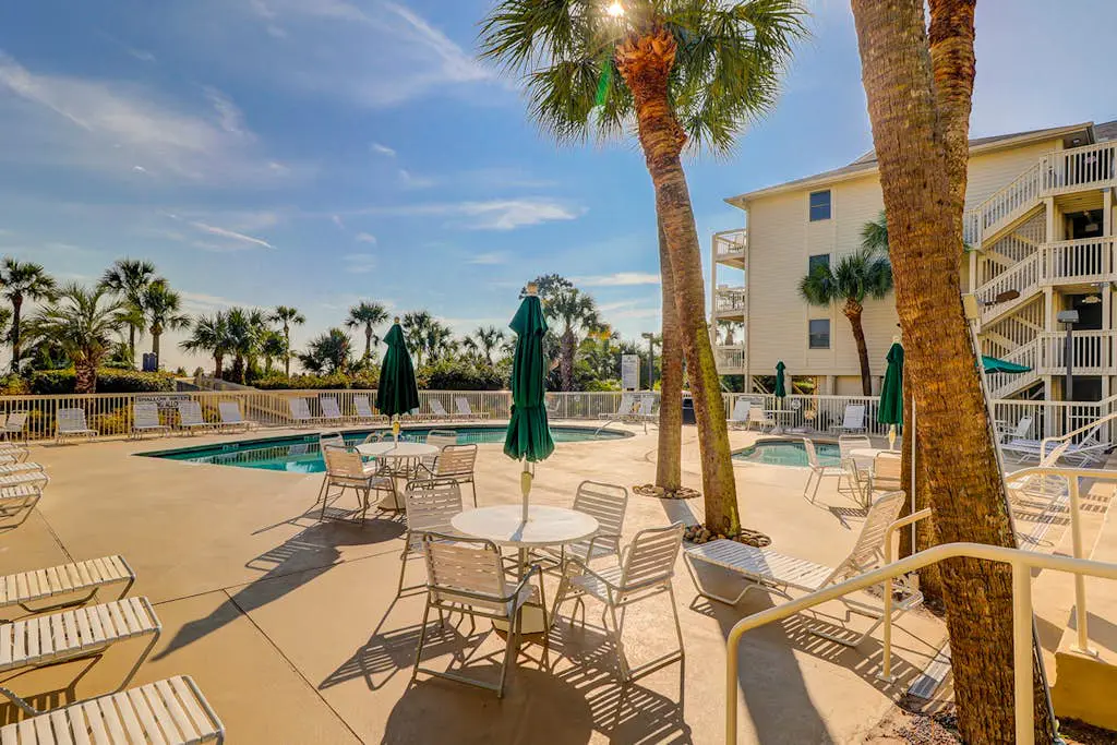 Beach-view condo in oceanfront complex with outdoor pool, beach access & balcony