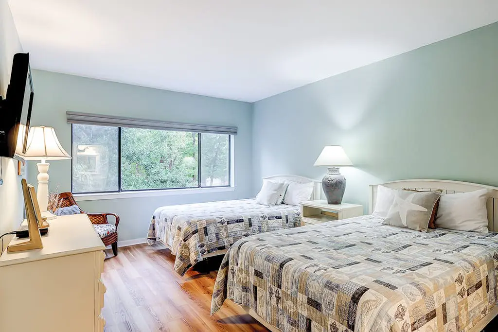 Family-friendly condo near the beach with balcony, central AC, & shared pool