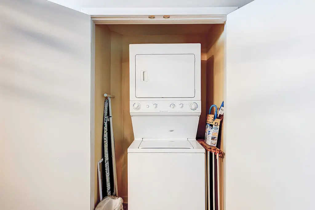 Family-friendly condo near the beach with balcony, central AC, & shared pool