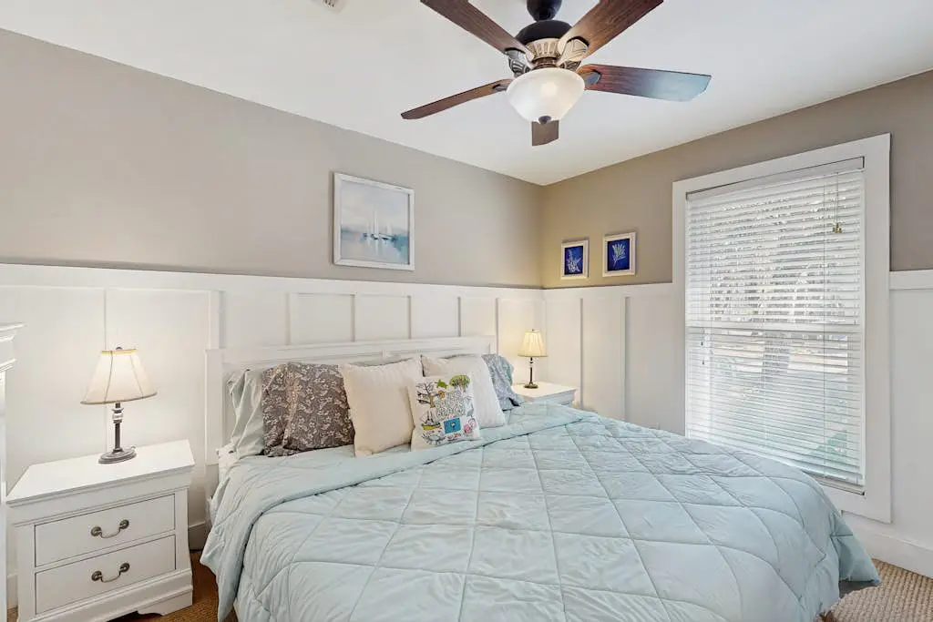 Beautiful condo with full kitchen, free wifi and golf course views