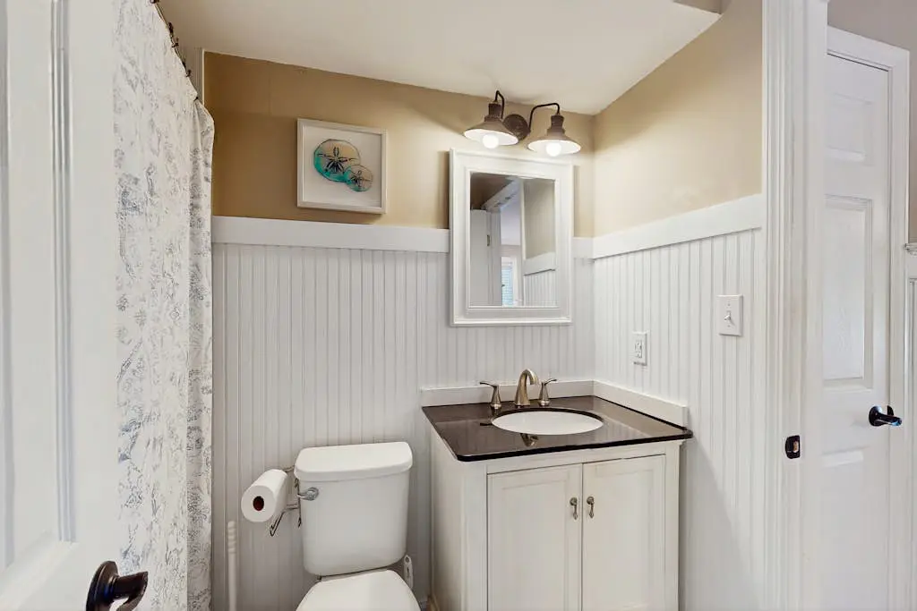 Beautiful condo with full kitchen, free wifi and golf course views