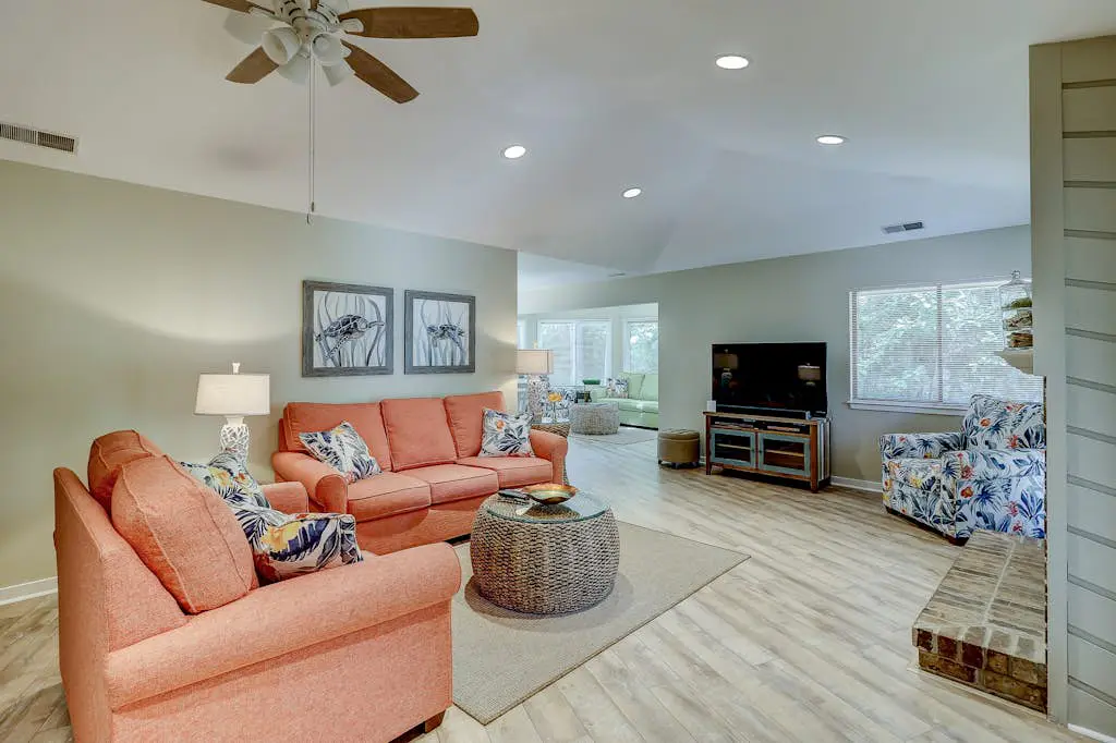 Cozy dog-friendly home with free WiFi & private pool for a relaxing stay