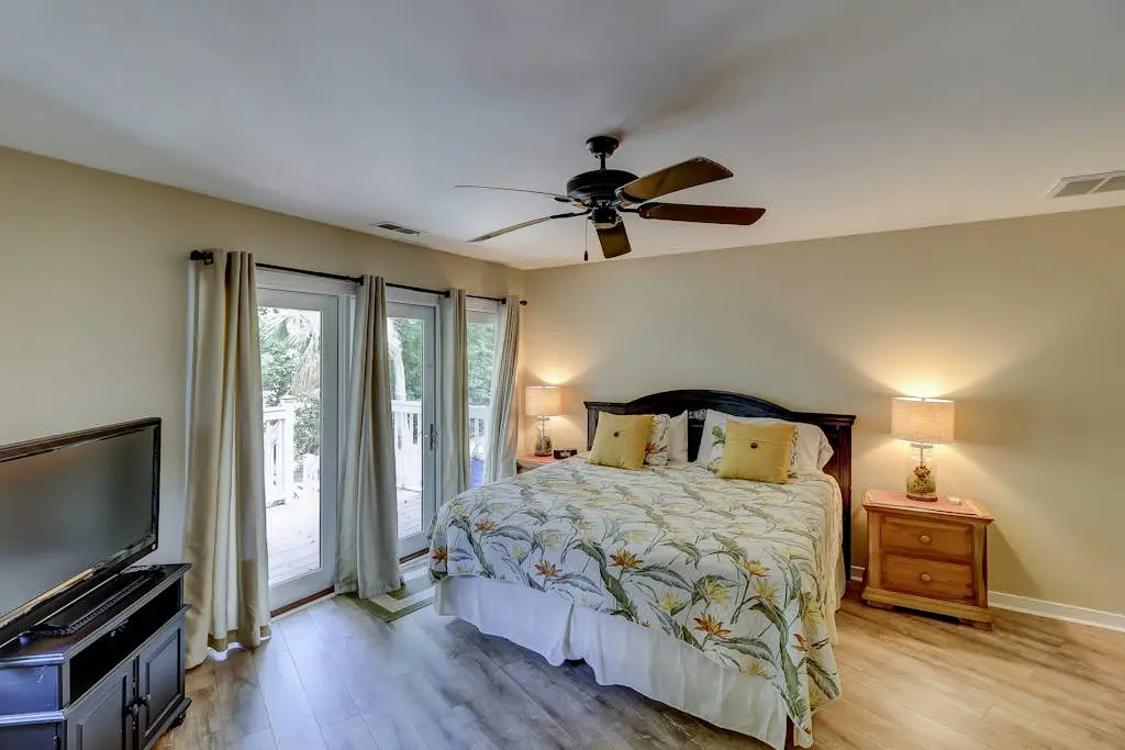 Cozy dog-friendly home with free WiFi & private pool for a relaxing stay