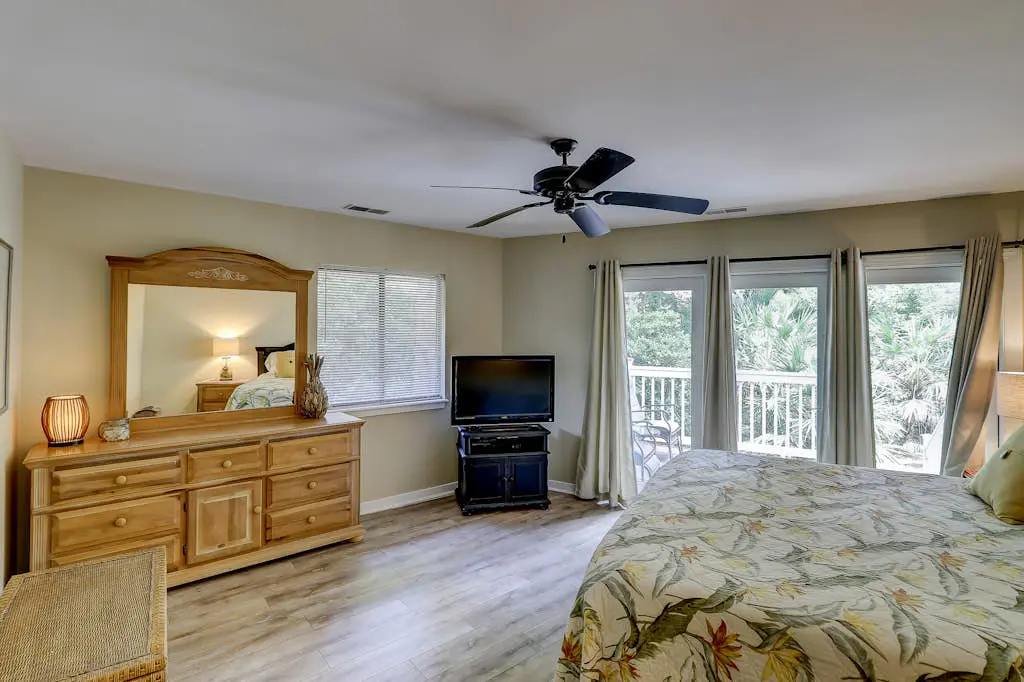 Cozy dog-friendly home with free WiFi & private pool for a relaxing stay