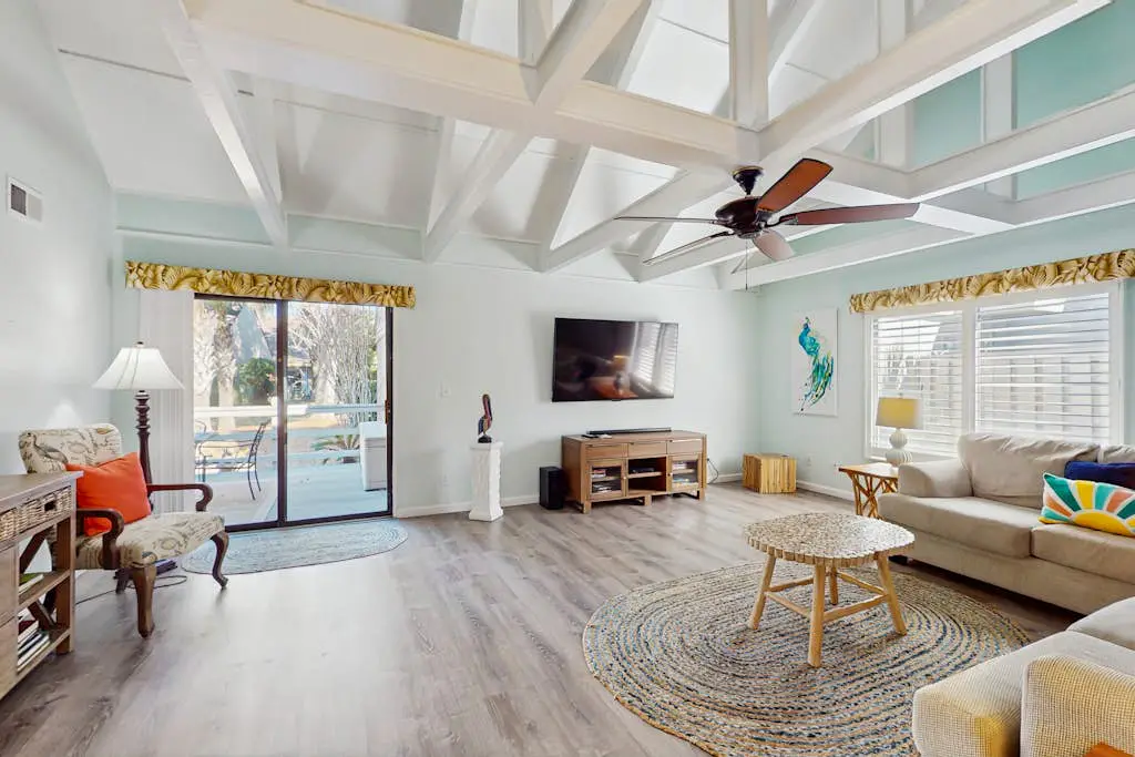 Gated community home w/lagoon & pools - Near Beaches & Dog Friendly