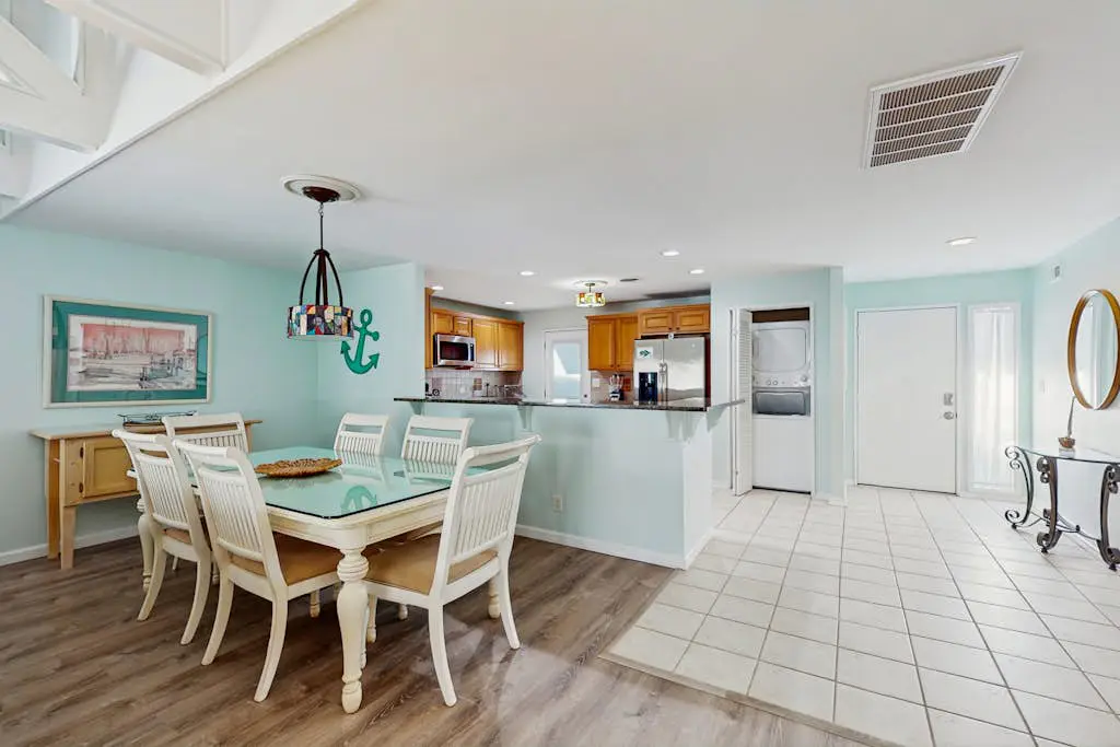 Gated community home w/lagoon & pools - Near Beaches & Dog Friendly