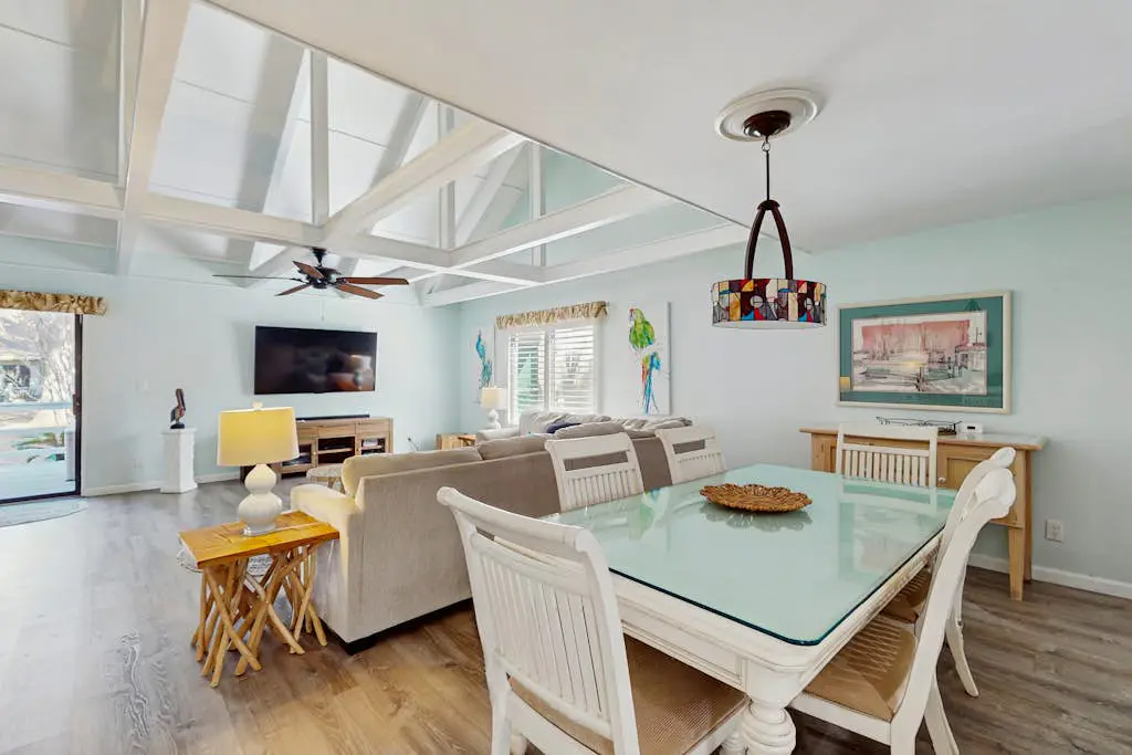 Gated community home w/lagoon & pools - Near Beaches & Dog Friendly