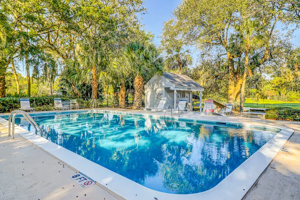 Gated community home w/lagoon & pools - Near Beaches & Dog Friendly