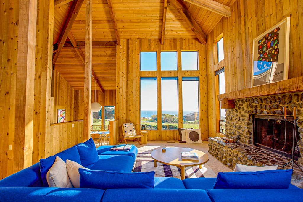 Breaker House - Ocean View Home with Lofty Ceilings, Fireplace & Courtyard - Steps to Bluff Trail