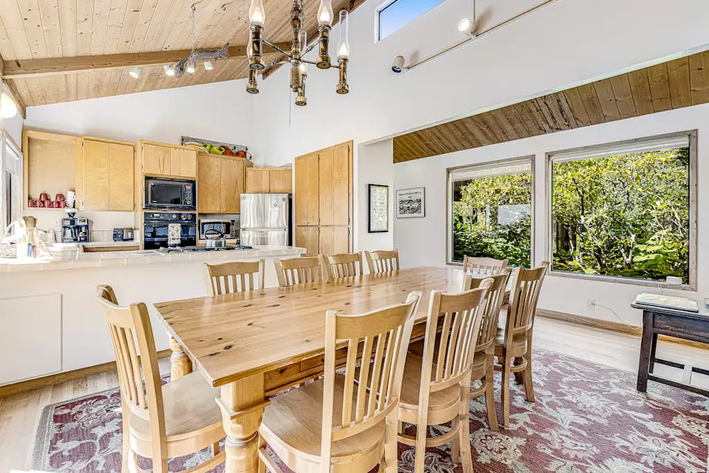 Urban Escape Compound - Seaside compound with two private hot tubs & ocean views