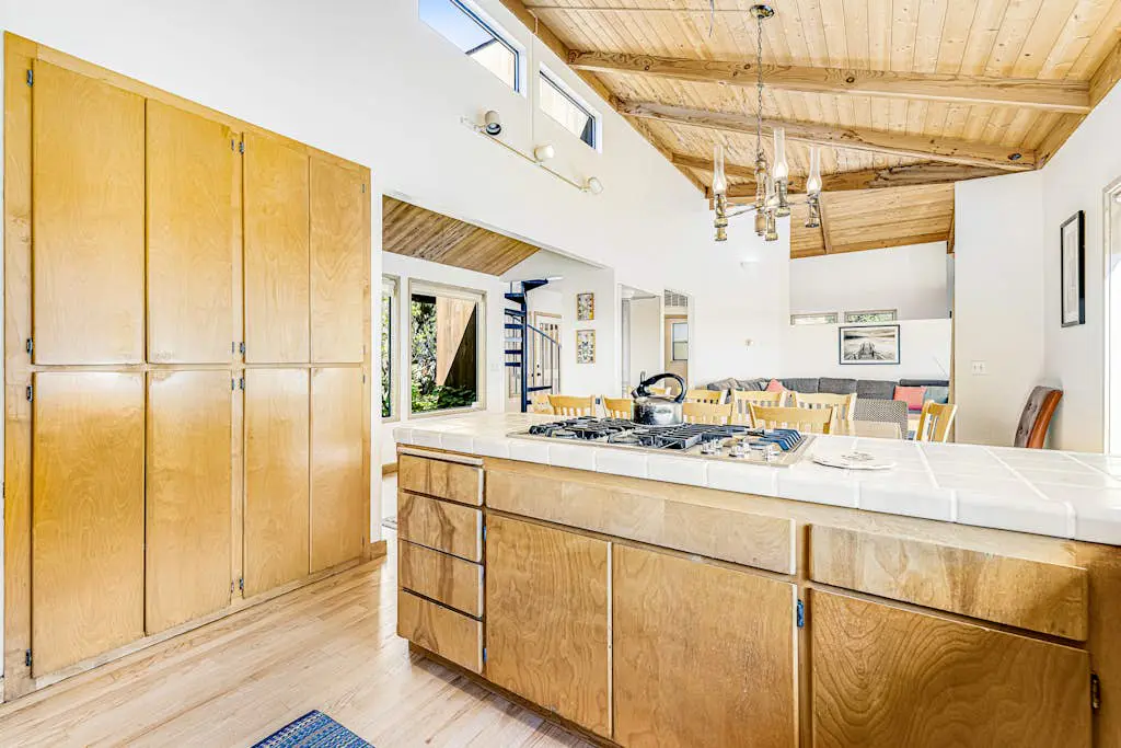 Urban Escape Compound - Seaside compound with two private hot tubs & ocean views