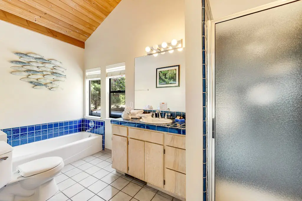 Urban Escape Compound - Seaside compound with two private hot tubs & ocean views
