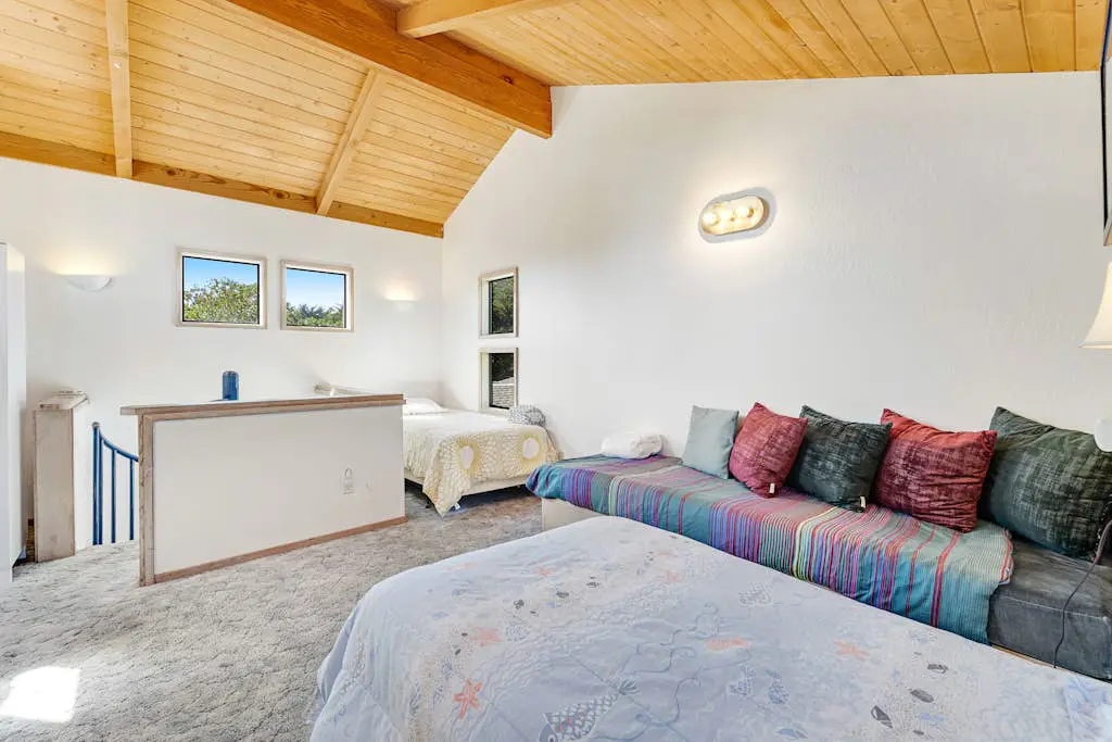 Urban Escape Compound - Seaside compound with two private hot tubs & ocean views