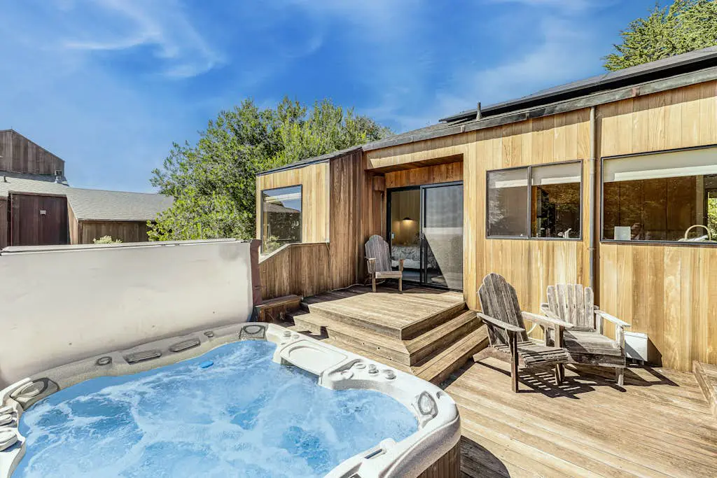 Urban Escape Compound - Seaside compound with two private hot tubs & ocean views