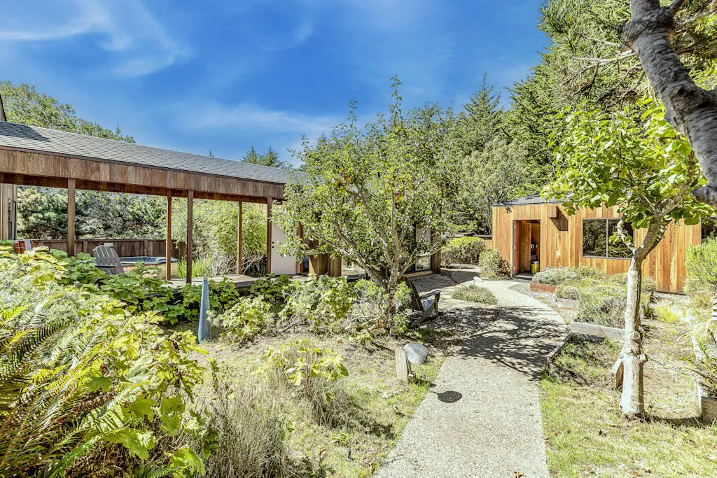 Urban Escape Compound - Seaside compound with two private hot tubs & ocean views