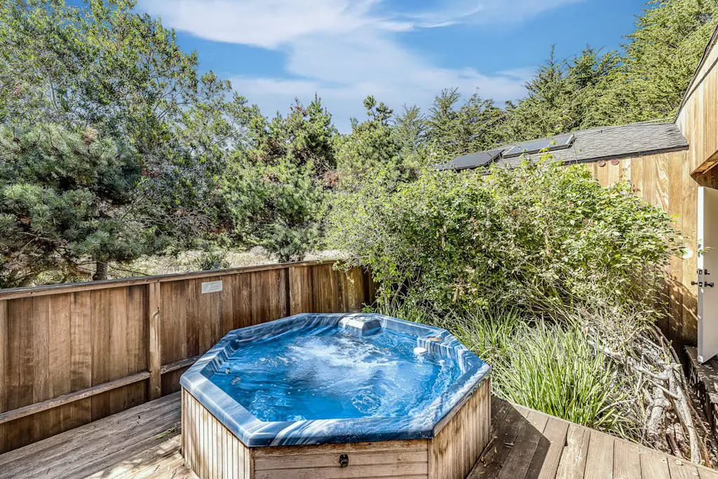 Urban Escape Compound - Seaside compound with two private hot tubs & ocean views