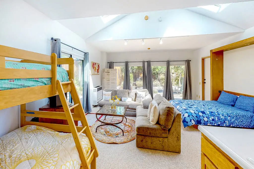 Urban Escape Compound - Seaside compound with two private hot tubs & ocean views