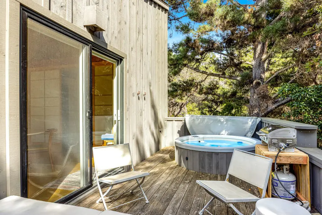 Madrone Cottage - Sea Ranch cottage with private hot tub in the redwoods, dogs welcome