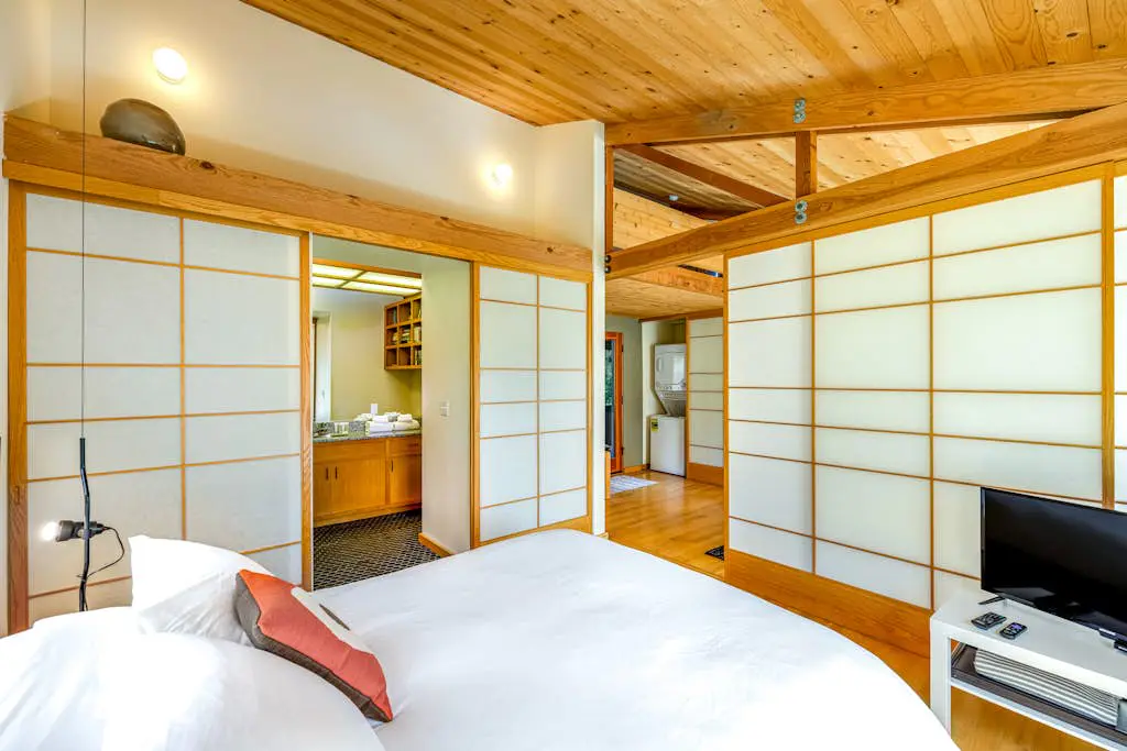 Madrone Cottage - Sea Ranch cottage with private hot tub in the redwoods, dogs welcome