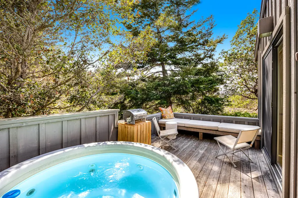 Madrone Cottage - Sea Ranch cottage with private hot tub in the redwoods, dogs welcome