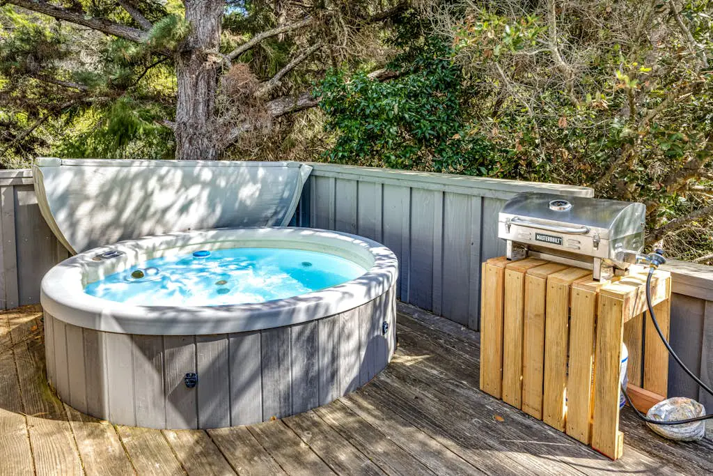 Madrone Cottage - Sea Ranch cottage with private hot tub in the redwoods, dogs welcome