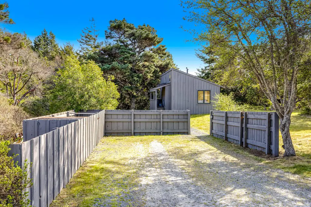 Madrone Cottage - Sea Ranch cottage with private hot tub in the redwoods, dogs welcome
