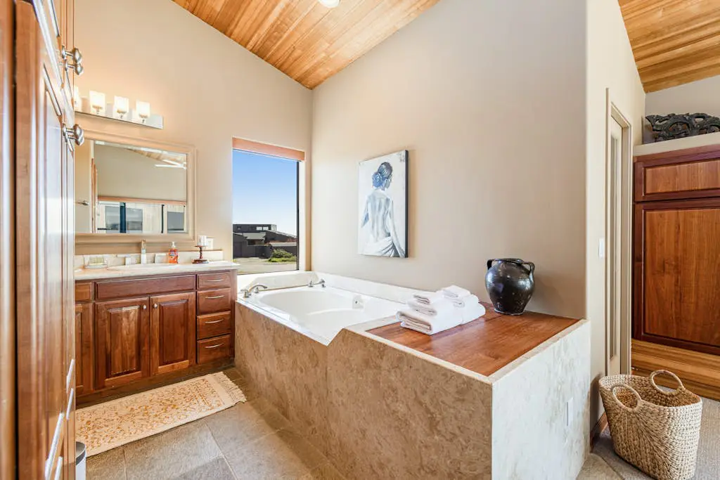 Da Yaya House - Sunsets over the ocean, waves, whales, serenity, luxury on the bluff