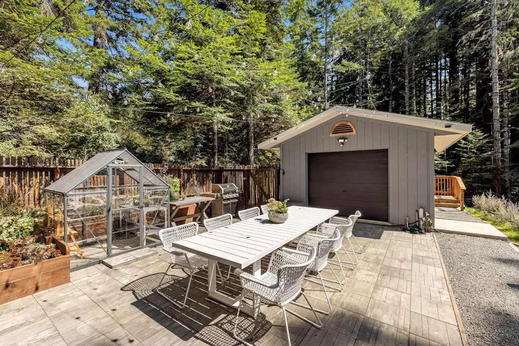 Stargaze - Newly built Gualala home with private hot tub among the redwoods