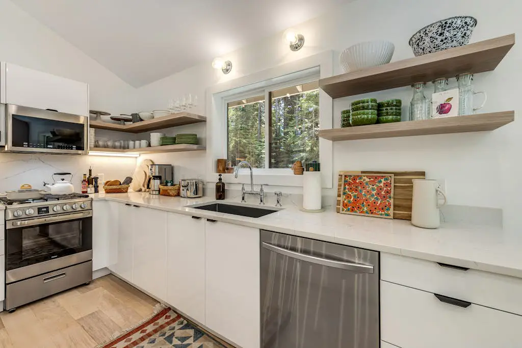 Stargaze - Newly built Gualala home with private hot tub among the redwoods