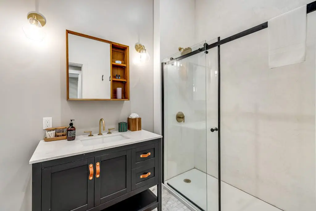 Stargaze - Newly built Gualala home with private hot tub among the redwoods