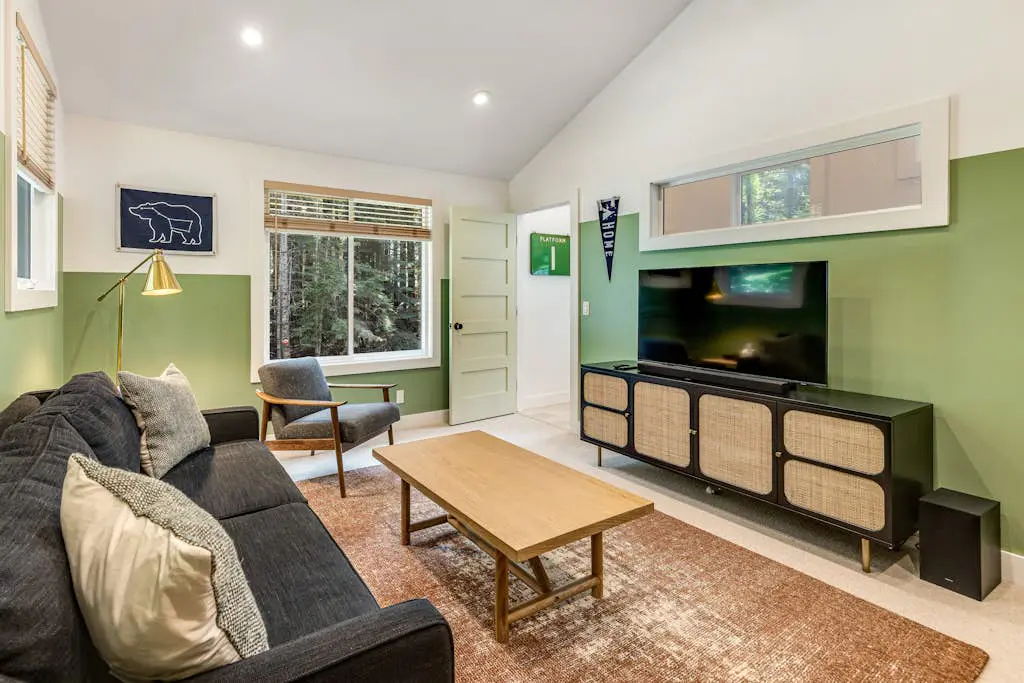 Stargaze - Newly built Gualala home with private hot tub among the redwoods