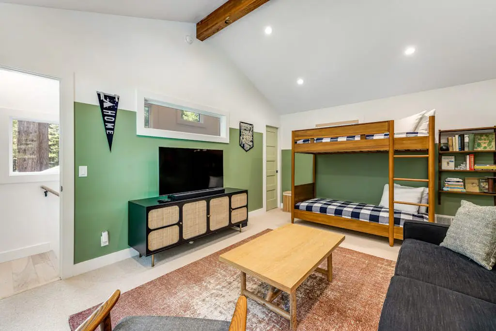Stargaze - Newly built Gualala home with private hot tub among the redwoods