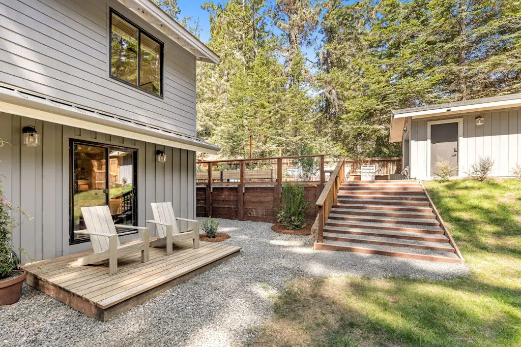 Stargaze - Newly built Gualala home with private hot tub among the redwoods