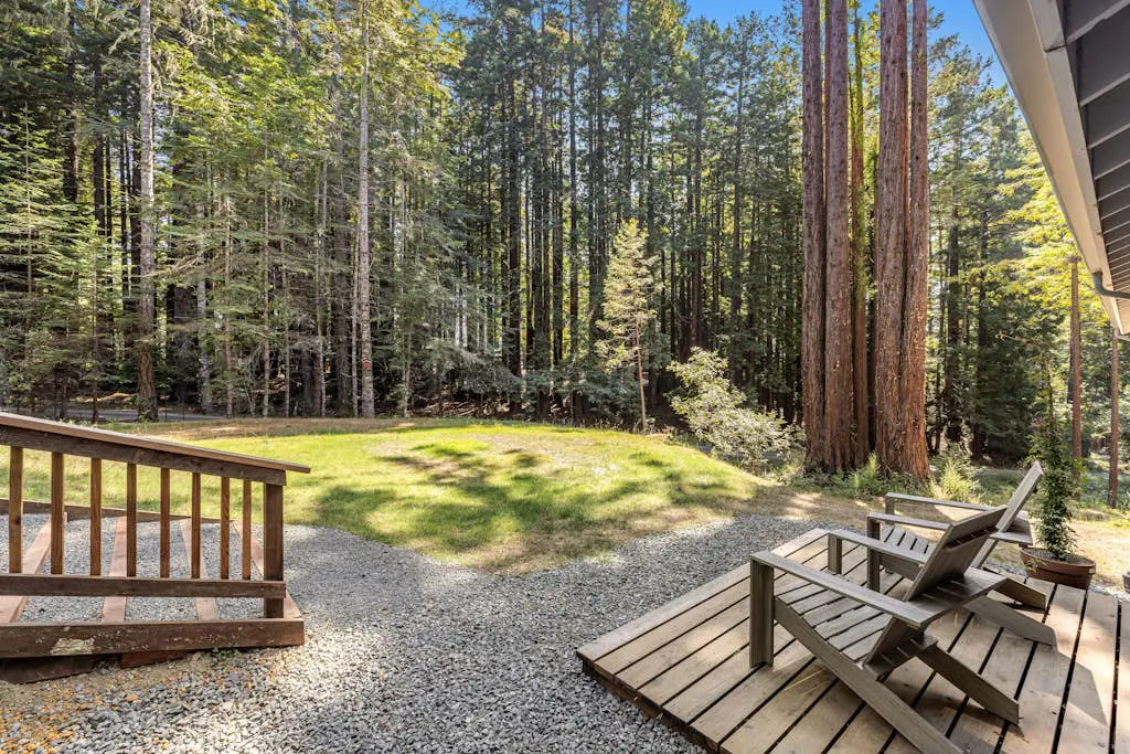 Stargaze - Newly built Gualala home with private hot tub among the redwoods