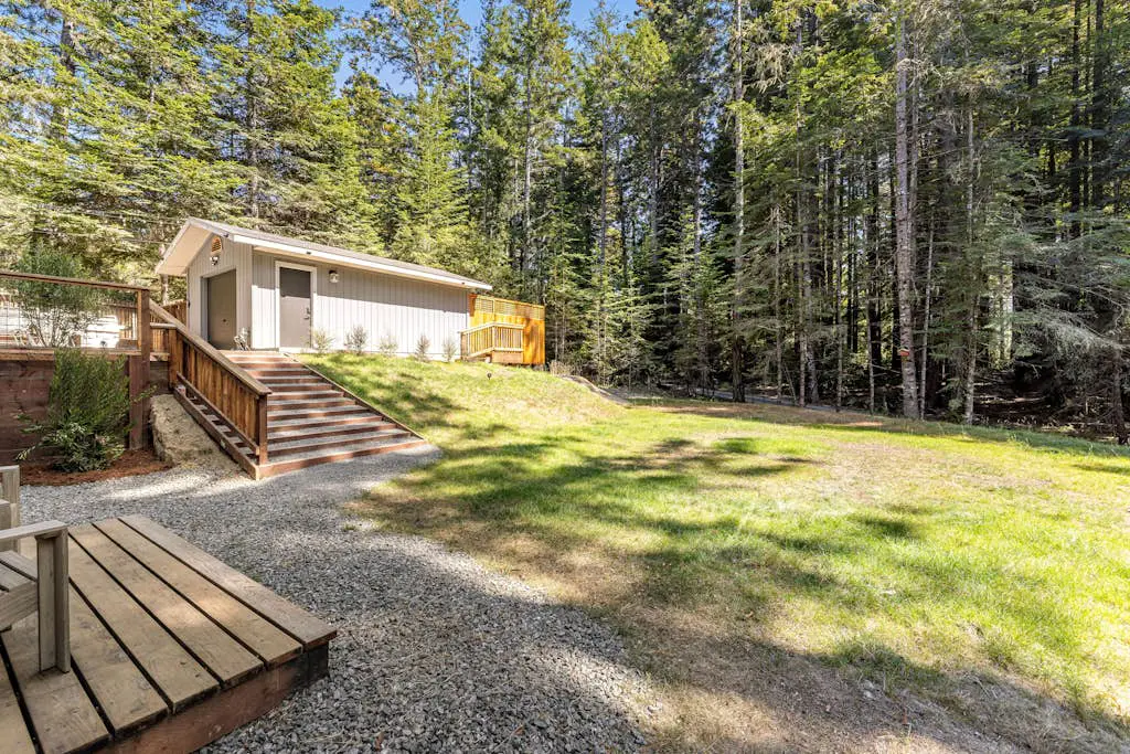Stargaze - Newly built Gualala home with private hot tub among the redwoods