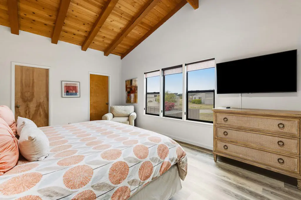 Ocean Sunset - Ocean-view home with private hot tub & grill, dogs welcome