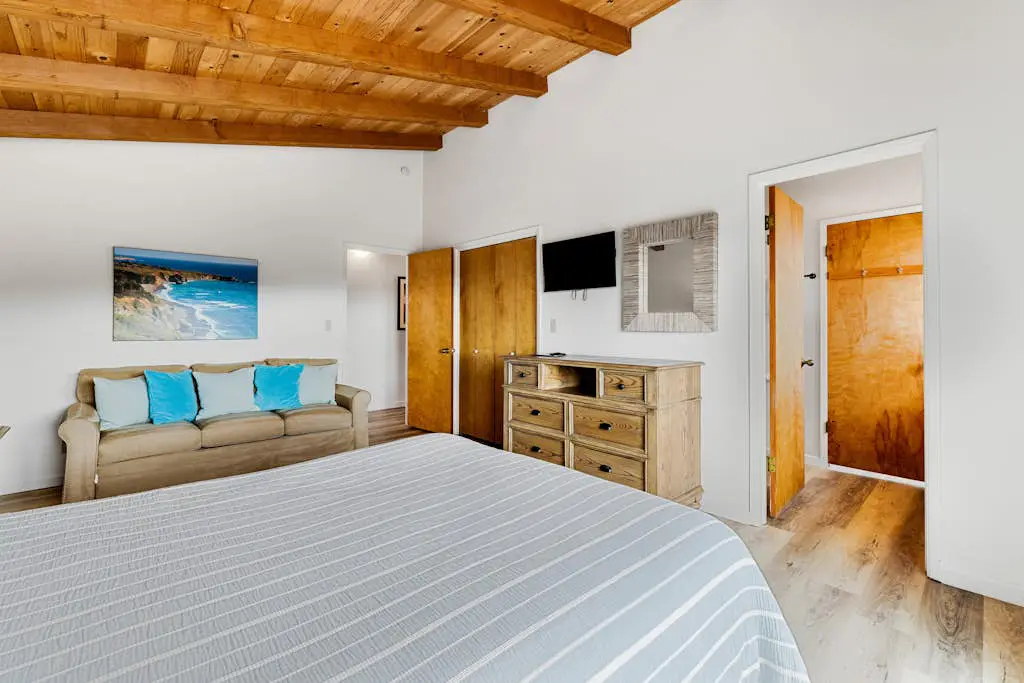 Ocean Sunset - Ocean-view home with private hot tub & grill, dogs welcome