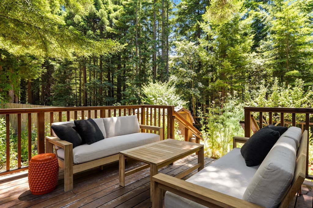 Mid-century home in the redwoods with expansive deck, garden & woodstove