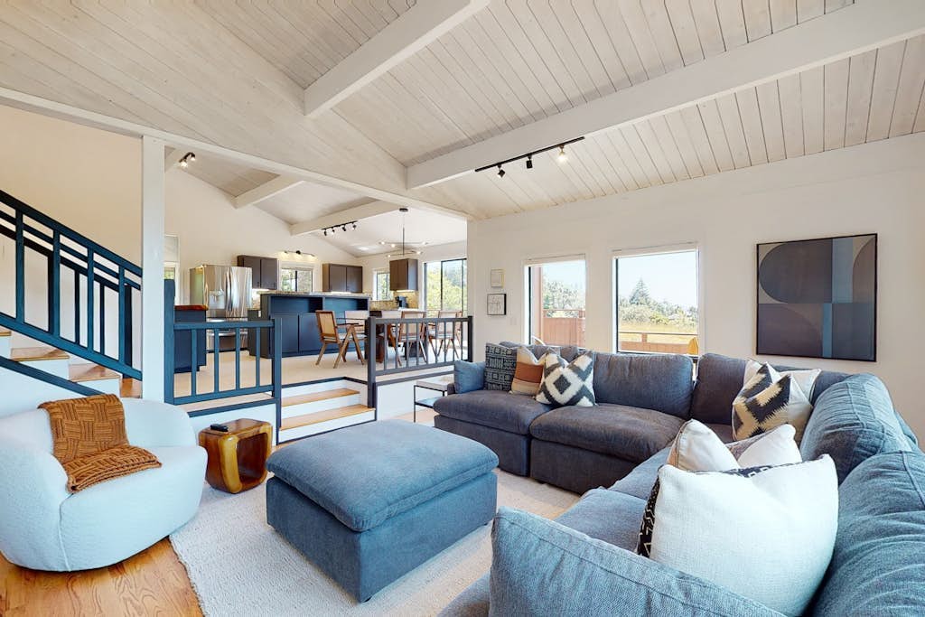 The Pacific horizon is the backdrop to every morning here -- coffee tastes better with a view. Soak in the hot tub as the sun dips below the Pacific. A warm fire and a glimpse of the ocean from the master and downstairs decks anchor cozy evenings in. Room for 8 in this 3-bedroom home. Near the heated community pool. The Sonoma Coast's best-kept secret is waiting for you. Sea stacks and tide pools frame the coastline, with harbor seals often sunning on the rocks below.
